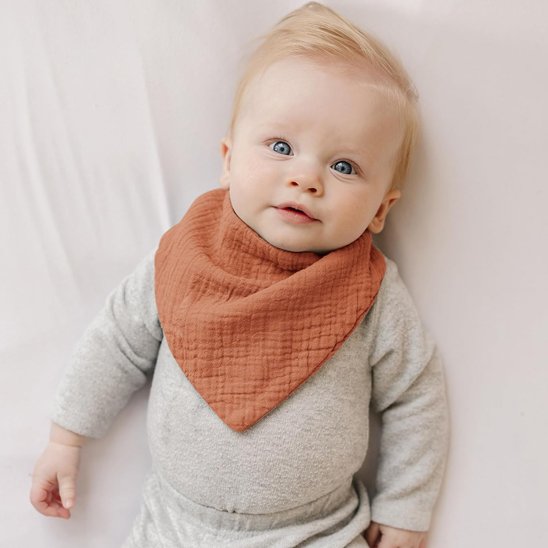 Bavoir bandana marron yeux bleu