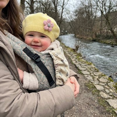 bonnet bebe jaune coller maman