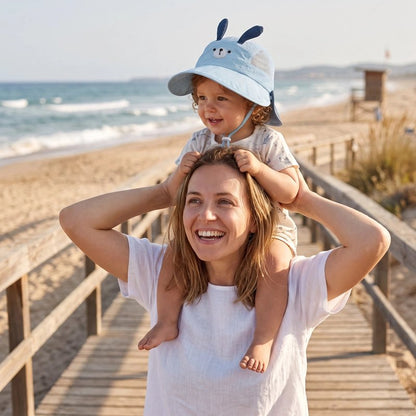 chapeau anti uv bébé bleu pont plage