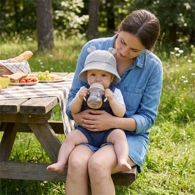 chapeau bebe anti uv gris maman table picnic