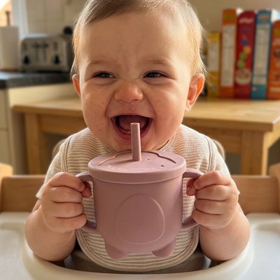 Gobelet bébé rose éclat de rire