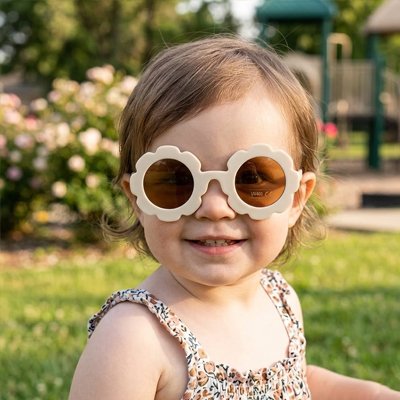 lunette de soleil bebe beige fille robe bretelle