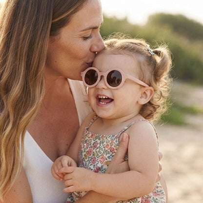 Lunette soleil pour bebe rose fille maman bisou
