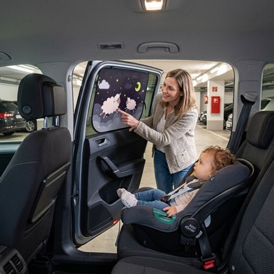 par soleil voiture maman installe