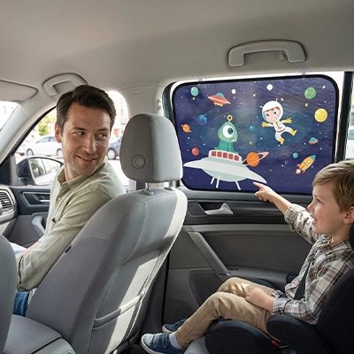 pare soleil avec papa et enfant