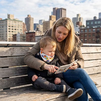 Tour de cou enfant blanc livre banc parc